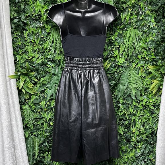 THE SANG Shorts Women Medium Black Faux Leather Smocked Stretch Waist Flare 2709 - Picture 8 of 8